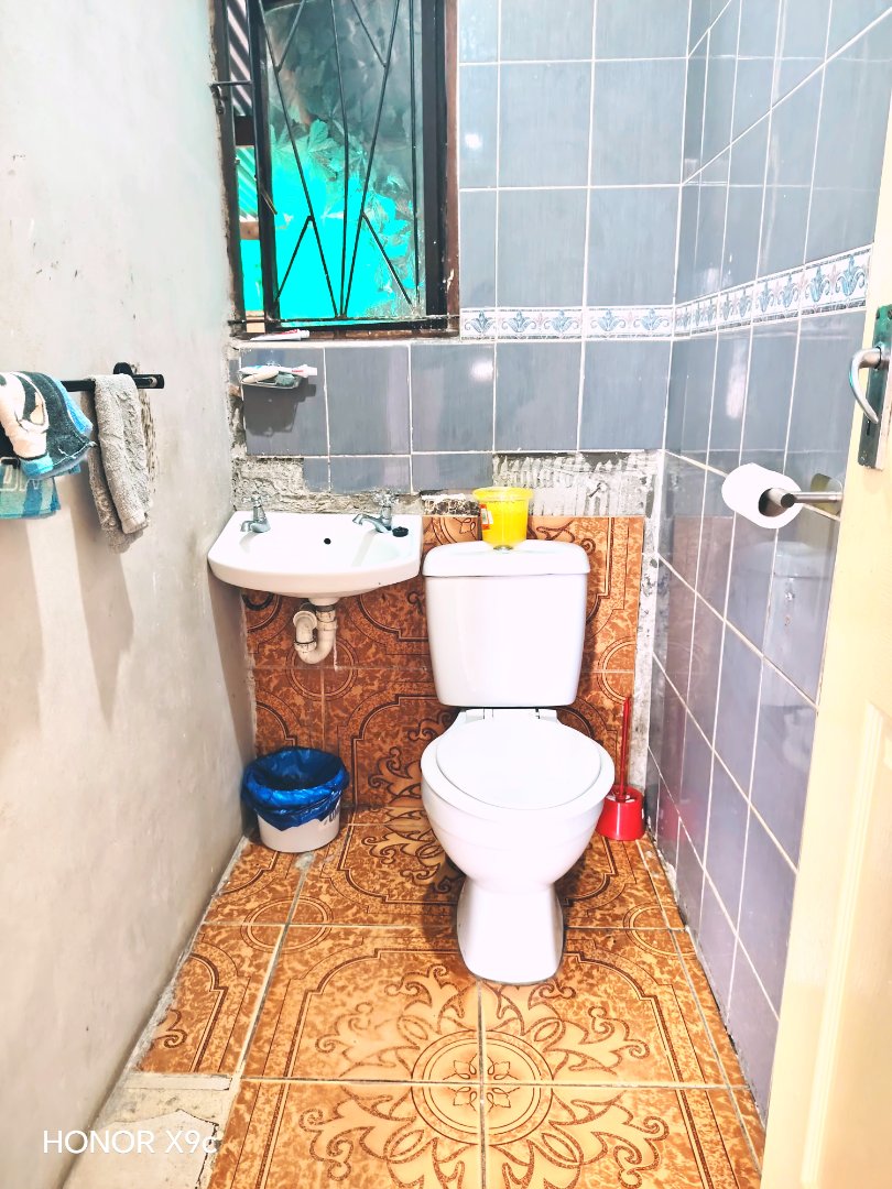 5 Bedroom Property for Sale in Houghton Place Western Cape